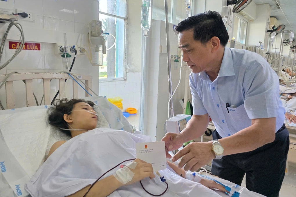 Vụ tai nạn trên cao tốc, 11 người thương vong: Ám ảnh cảnh người la hét - 4 Vụ tai nạn trên cao tốc, 11 người thương vong: Ám ảnh cảnh người la hét - 4