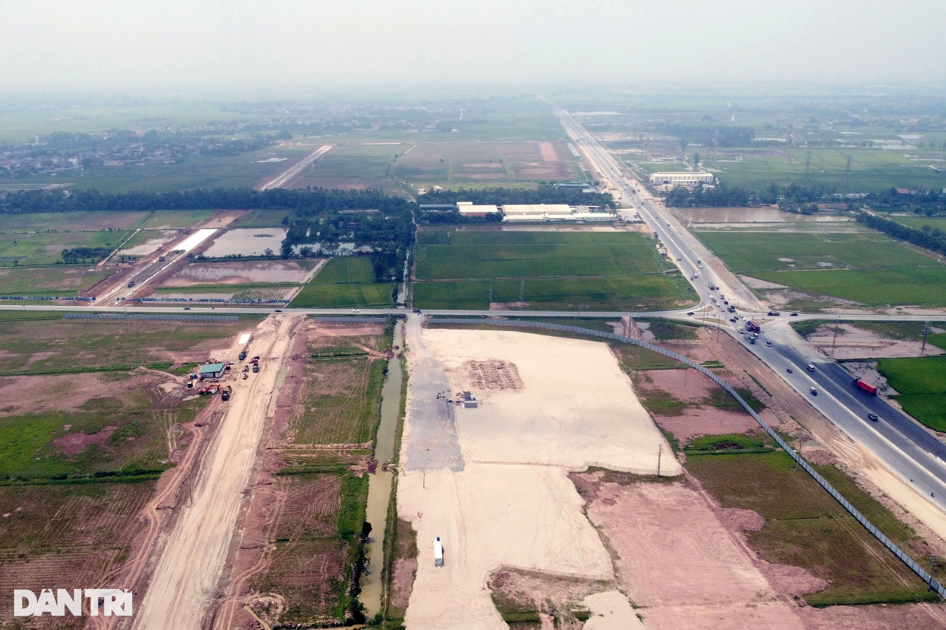 Loạt khu công nghiệp khởi công trên đường nối 2 cao tốc qua Hưng Yên - 3 Loạt khu công nghiệp khởi công trên đường nối 2 cao tốc qua Hưng Yên - 3