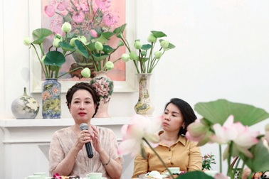 Nhà sưu tập Thúy Anh đưa 18 bức tranh sen từ Paris về Việt Nam trưng bày