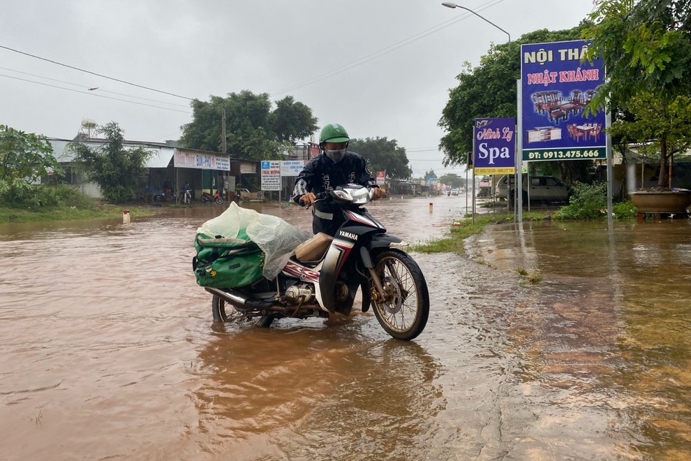 mưa ngập - đắk lắk - 27 - 10 -2021 - CTV Tuấn Nguyễn -1 mưa ngập - đắk lắk - 27 - 10 -2021 - CTV Tuấn Nguyễn -1