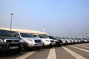 Tăng thuế nhập khẩu ô tô lên 83%