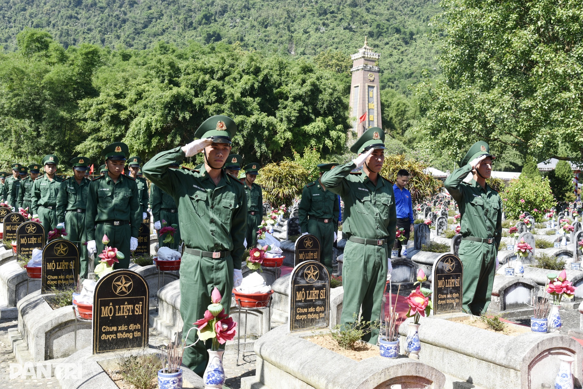 Hồi hương, an táng 19 hài cốt liệt sỹ hi sinh tại Lào về đất mẹ - 4
