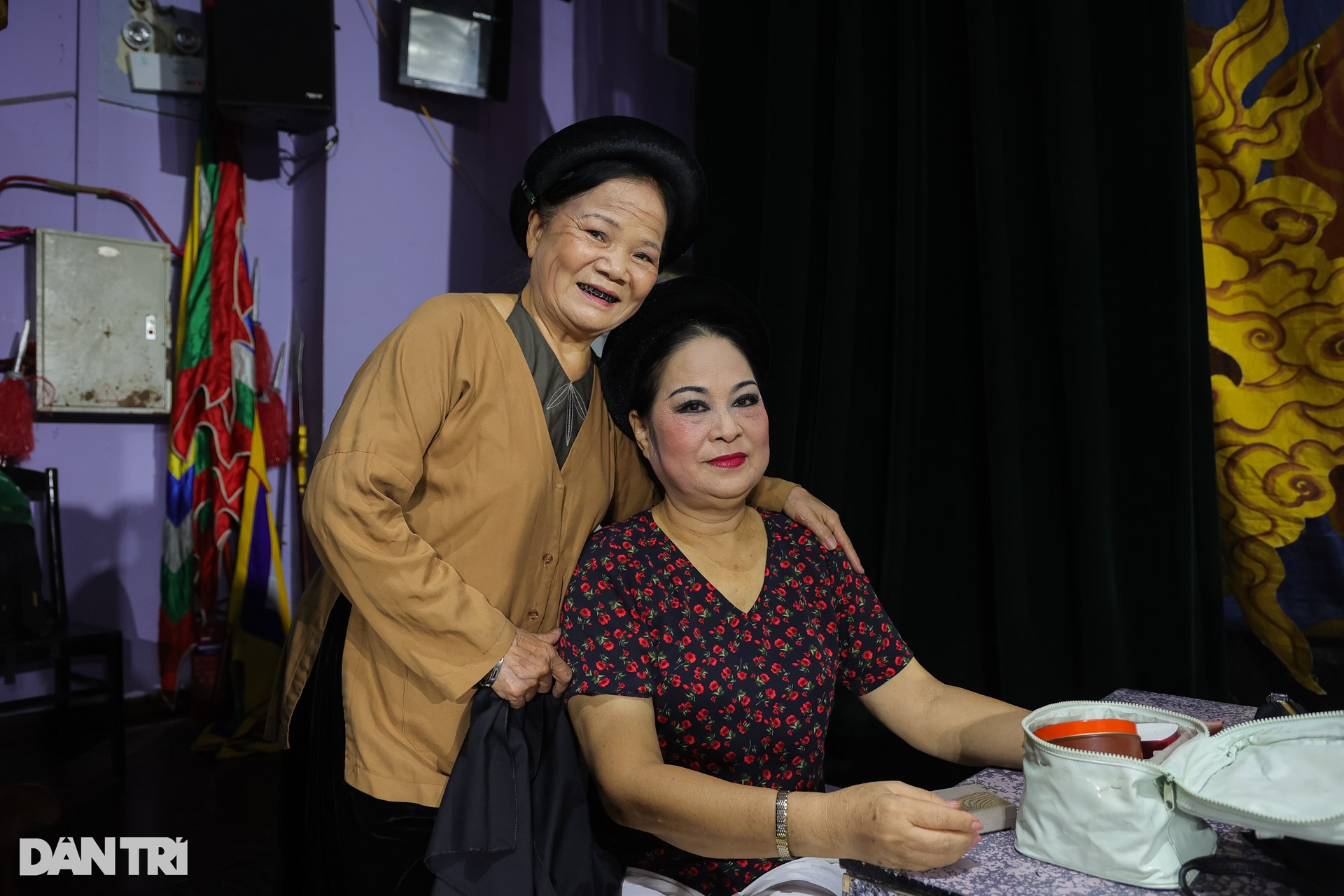 Ở nhờ nhà 15m2, đi vệ sinh chung, nghệ sĩ Tuồng vẫn hết mình với đam mê - 9 Ở nhờ nhà 15m2, đi vệ sinh chung, nghệ sĩ Tuồng vẫn hết mình với đam mê - 9