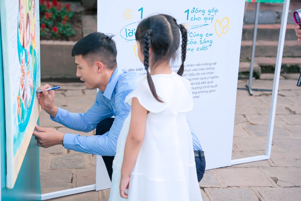 “Cùng em tỏa sáng nụ cười đoàn viên”: Cầu nối gắn kết mùa Trung thu - 3 “Cùng em tỏa sáng nụ cười đoàn viên”: Cầu nối gắn kết mùa Trung thu - 3