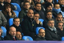 Bị truất quyền chỉ đạo, HLV Pep Guardiola nổi điên với trọng tài