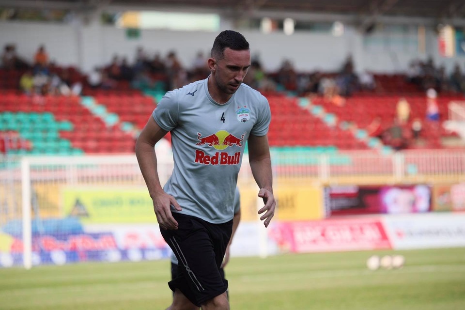 HA Gia Lai 3-0 TPHCM: Lee Nguyễn mờ nhạt, Công Phượng tiếp tục rực rỡ - 22 HA Gia Lai 3-0 TPHCM: Lee Nguyễn mờ nhạt, Công Phượng tiếp tục rực rỡ - 22
