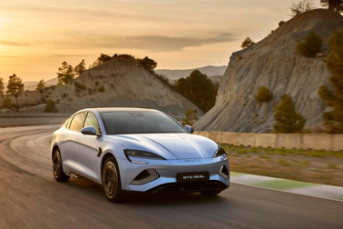 Hãng xe Trung Quốc đang thực sự đe dọa ngôi vương của Tesla