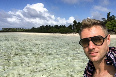 Phượt thủ điển trai kiếm cả triệu đô la nhờ những chuyến du lịch khắp thế giới