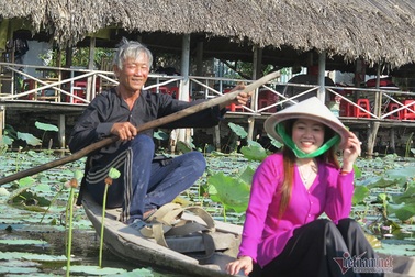 Nỗi buồn của ông chủ vườn hoa Sài Gòn thu nhập trăm triệu mỗi năm