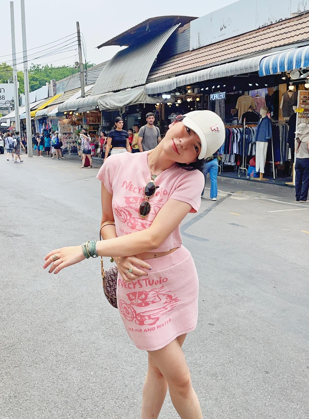 Nữ chính Người ấy là ai: Cháu ngoại PGS Văn Như Cương, đam mê xăm hình - 6 Nữ chính Người ấy là ai: Cháu ngoại PGS Văn Như Cương, đam mê xăm hình - 6