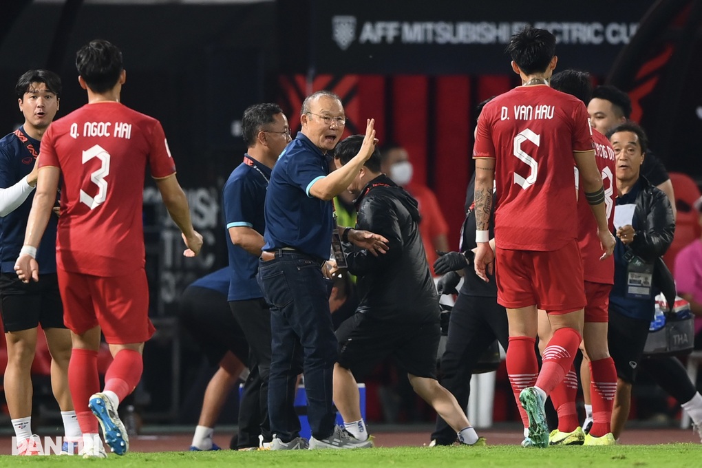 Báo Hàn Quốc: Vũ điệu cuối cùng của HLV Park Hang Seo đã kết thúc - 2 Báo Hàn Quốc: Vũ điệu cuối cùng của HLV Park Hang Seo đã kết thúc - 2