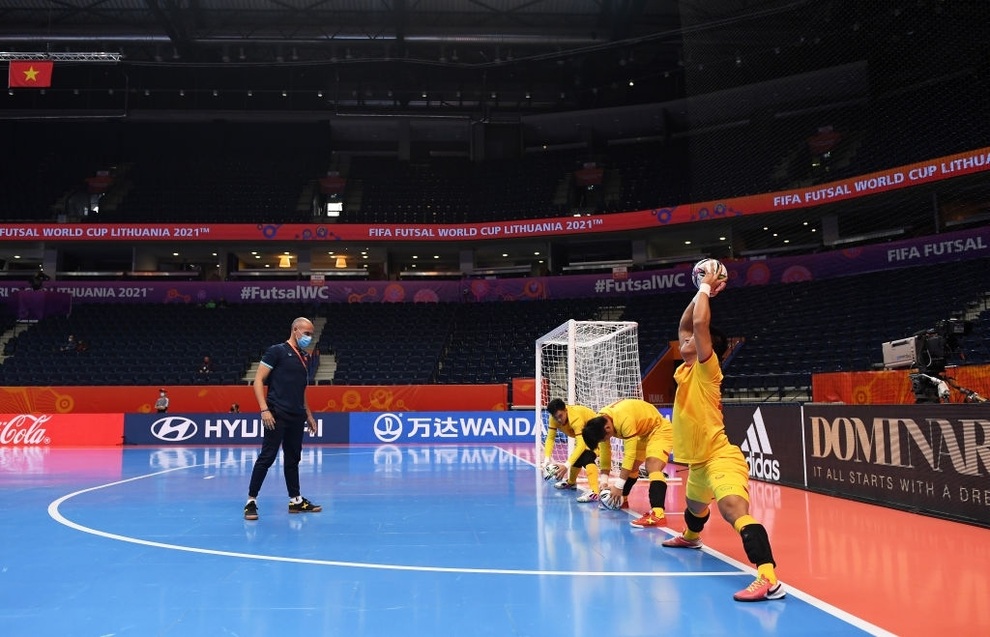 Những khoảnh khắc quả cảm của cầu thủ futsal Việt Nam trước Nga - 2 Những khoảnh khắc quả cảm của cầu thủ futsal Việt Nam trước Nga - 2