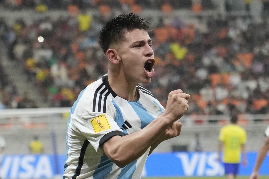 Đàn em của Messi thắng đậm Brazil ở sân chơi World Cup - 1 Đàn em của Messi thắng đậm Brazil ở sân chơi World Cup - 1