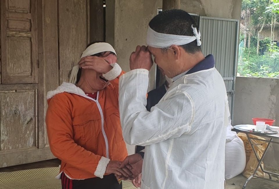 Vụ tai nạn 7 người tử vong: 5 đám tang phủ đau thương lên xã nghèo - 3 Vụ tai nạn 7 người tử vong: 5 đám tang phủ đau thương lên xã nghèo - 3