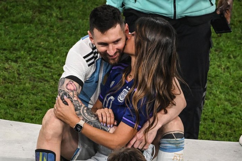 Bà xã Lionel Messi: Thành tích học tập khủng, sở hữu nhan sắc như hoa hậu - 2 Bà xã Lionel Messi: Thành tích học tập khủng, sở hữu nhan sắc như hoa hậu - 2