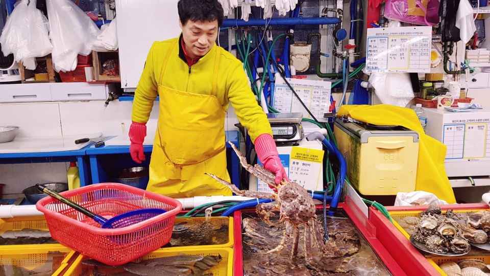 Đến Busan phải thử cà phê chả cá Goraesa, hàu sống Tongyeong - 4 Đến Busan phải thử cà phê chả cá Goraesa, hàu sống Tongyeong - 4