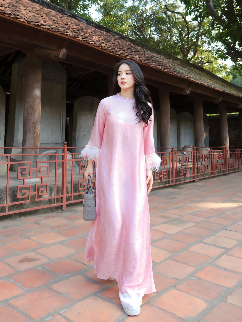 Búp bê DJ Mie: Tôi chưa bao giờ bị người thân hối chuyện lấy chồng - 4 Búp bê DJ Mie: Tôi chưa bao giờ bị người thân hối chuyện lấy chồng - 4