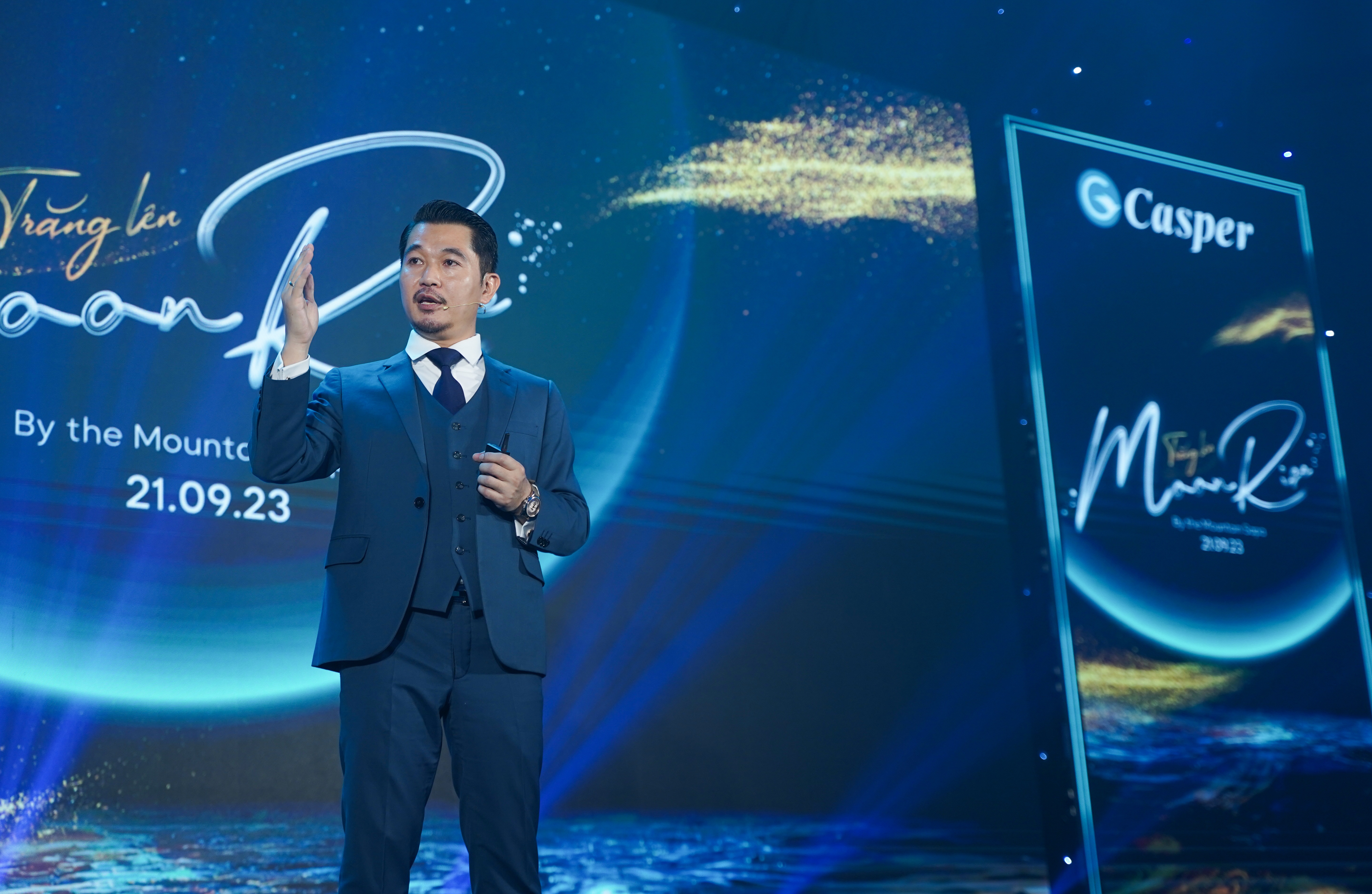 Ông Nguyễn Viết Chung, Tổng Giám đốc Casper Việt Nam giới thiệu những sản phẩm điện máy mới trong buổi ra mắt (Ảnh: BTC).