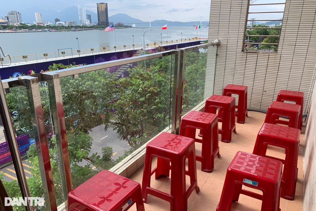 Máy bay tăng chuyến, khách sạn kín phòng trước giờ G chung kết pháo hoa - 2 Máy bay tăng chuyến, khách sạn kín phòng trước giờ G chung kết pháo hoa - 2