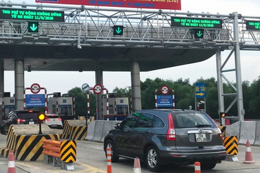 Thu phí ô tô vào nội đô sẽ khiến cánh tài xế dịch vụ "treo niêu"