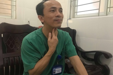 Lời kể của bác sỹ về 7 phút "sinh tử" cứu cháu bé hóc thạch từ cõi chết trở về