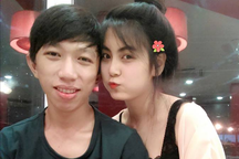 Chuyện tình đẹp khó tin của nữ sinh nóng bỏng và người yêu “kém sắc”