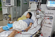 TPHCM: Chồng tá hỏa phát hiện vợ nguy kịch vì uống một ngụm thuốc "cỏ cháy"