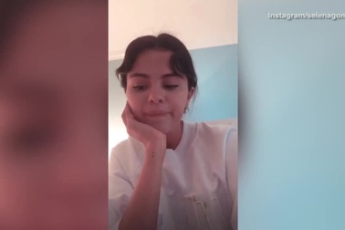 Selena Gomez tâm sự với fan về chứng trầm cảm