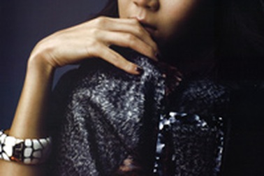 “Chân dài” Gong Hyo Jin “phá cách” trên Vogue