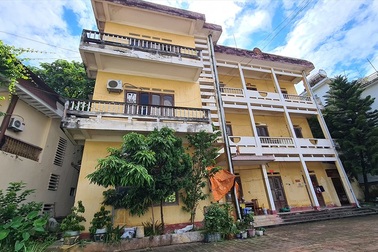 Nhiều nhà công sản cũ sau chuyển đổi bị bỏ hoang trên đất vàng Lào Cai