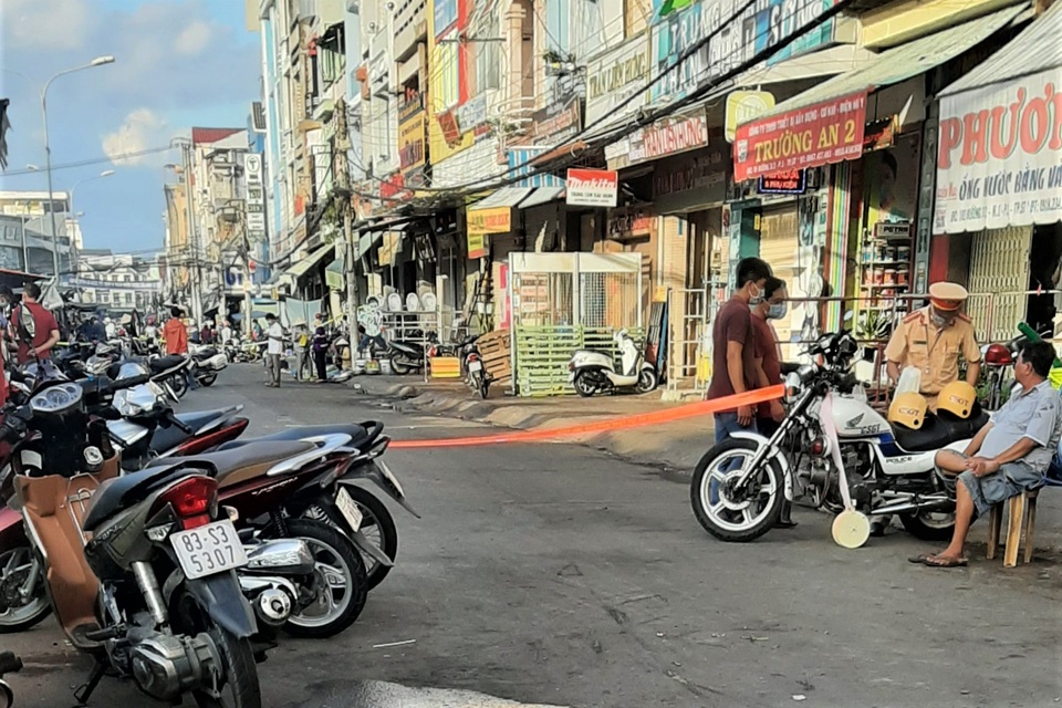 Hỗn chiến kinh hoàng khiến 2 người tử vong ngay trong đêm - 1 Hỗn chiến kinh hoàng khiến 2 người tử vong ngay trong đêm - 1