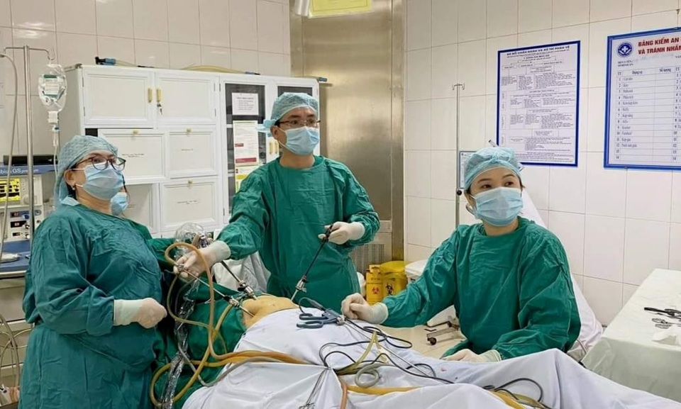 Phẫu thuật thành công trường hợp mang thai ngoài tử cung hiếm gặp - 1