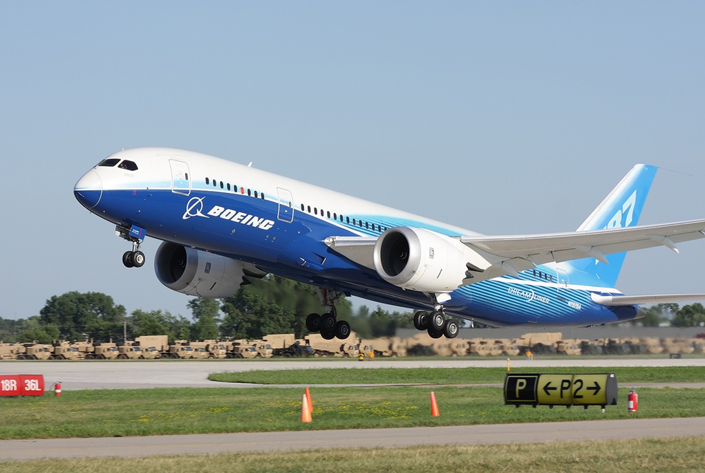 Boeing đứng trước nguy cơ mất hợp đồng 12 tỷ USD - 1 Boeing đứng trước nguy cơ mất hợp đồng 12 tỷ USD - 1