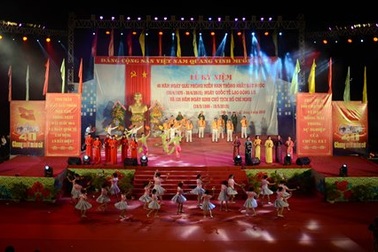 Mít tinh kỷ niệm 40 năm giải phóng miền Nam, thống nhất đất nước