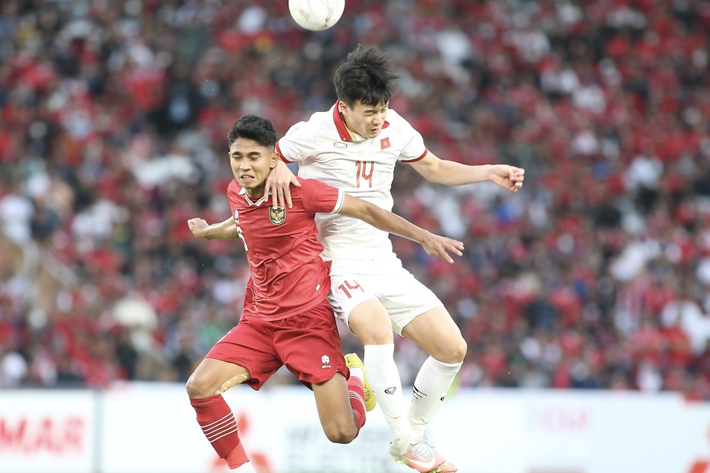 Đội tuyển Việt Nam mất thế trận và mắc nhiều sai lầm trước Indonesia - 1 Đội tuyển Việt Nam mất thế trận và mắc nhiều sai lầm trước Indonesia - 1