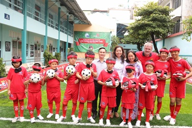 OMO biến ước mơ thành hiện thực cho học sinh khiếm thị trường Nguyễn Đình Chiểu