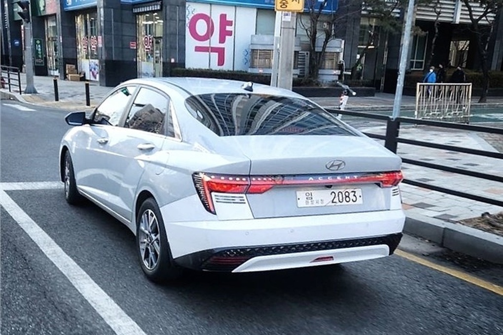 Hyundai Accent 2023 lộ diện trên phố, thiết kế khiến người mừng, người lo - 1 Hyundai Accent 2023 lộ diện trên phố, thiết kế khiến người mừng, người lo - 1