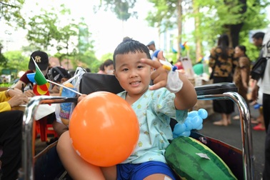 Tết Thiếu nhi đặc biệt bên trong bệnh viện ở TPHCM