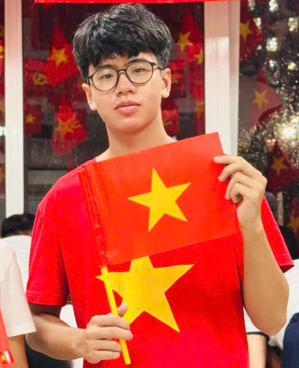 Jahrgangsbester der 10. Klasse aus Hanoi „übersprang Stufe“, um sich für die Nationalmannschaft anzumelden – 1 Thủ khoa đầu vào lớp 10 Hà Nội “vượt cấp” ghi danh đội tuyển quốc gia - 1