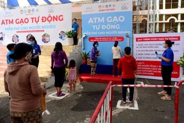 Thêm nhiều "ATM gạo" xuất hiện ở Sài Gòn