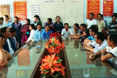 Phá trường gà “khủng” ở Nha Trang, thu giữ hàng trăm triệu đồng