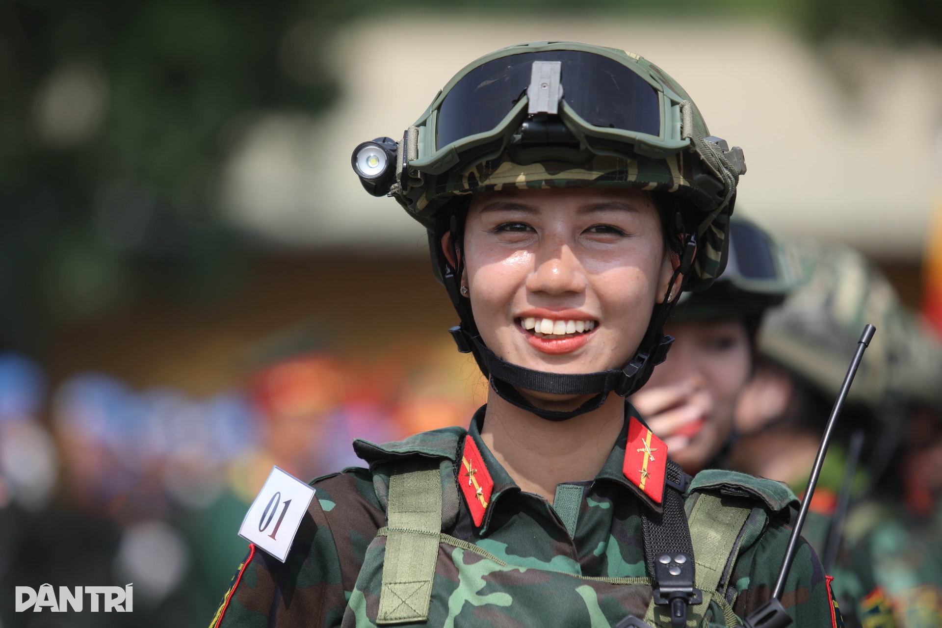 Các khối nữ diễu binh rạng ngời trong ngày hợp luyện cuối cùng ở Biên Hòa - 1