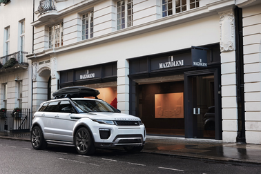 Ưu đãi hấp dẫn khi mua xe Range Rover Evoque và Discovery Sport chơi Tết