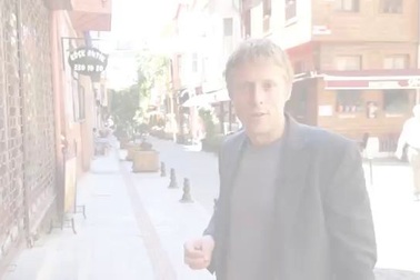 Phượt thủ lập kỷ lục tới 5 châu lục trong vòng 1 ngày