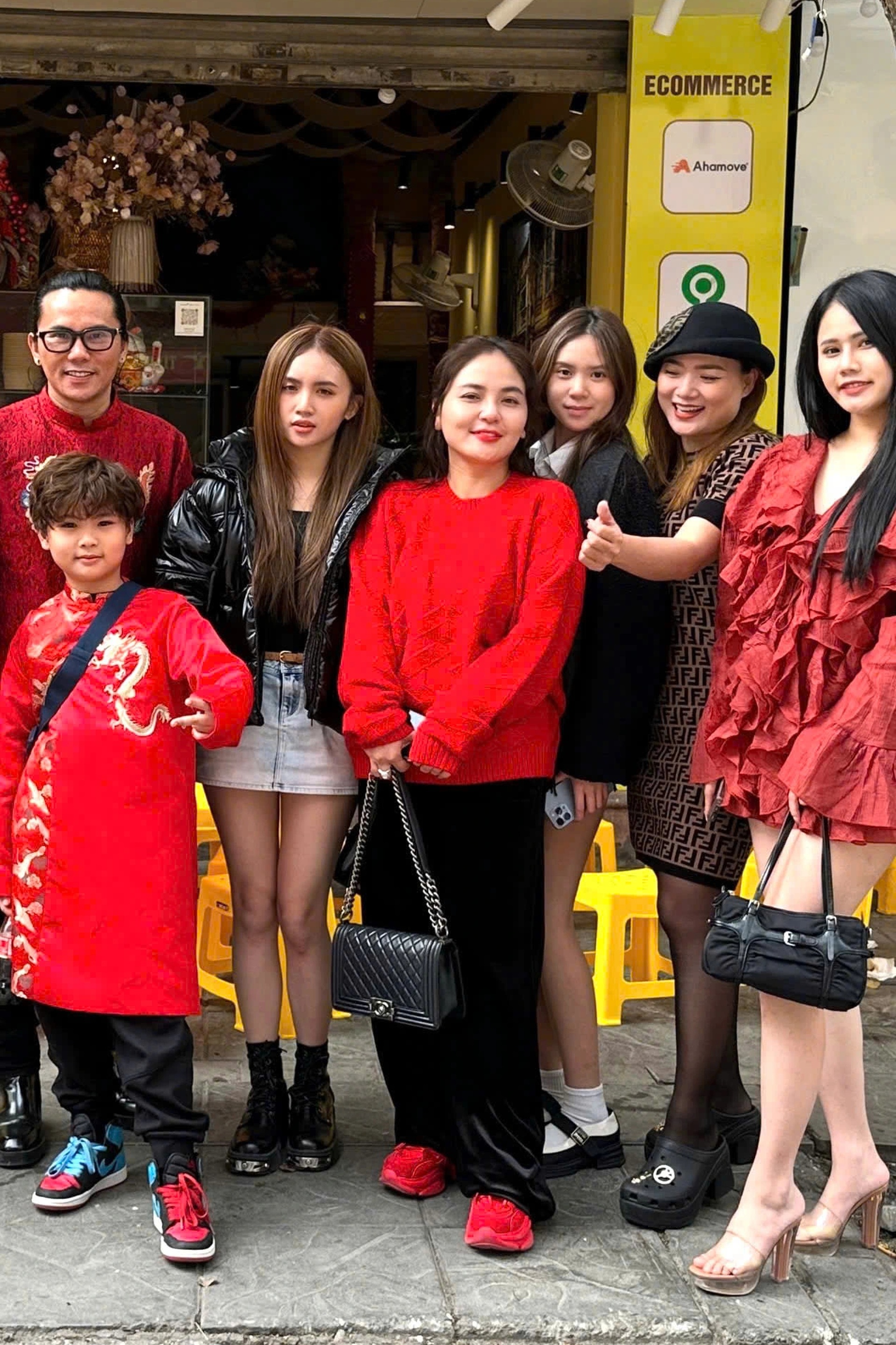 Lệ Quyên mê mẩn quán bún riêu Hà Nội, thường xuyên ghé mỗi dịp ra Bắc - 3