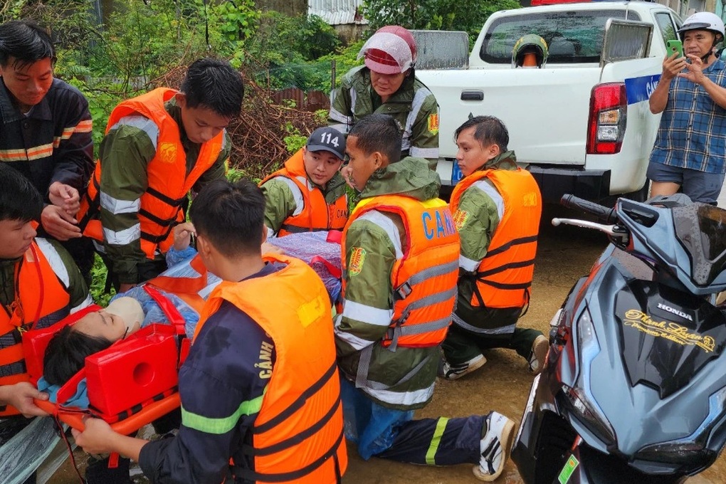 Phú Quốc sơ tán người dân khỏi vùng ngập sâu - 3 Phú Quốc sơ tán người dân khỏi vùng ngập sâu - 3