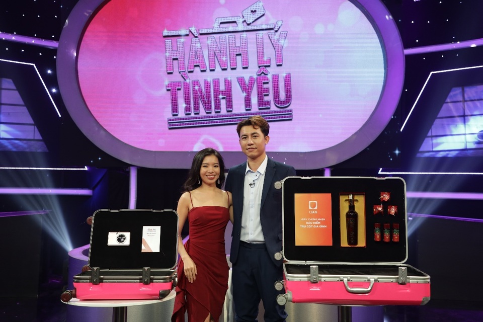 Cặp đôi mới bước ra từ “Hành Lý Tình Yêu” nhận quà ý nghĩa từ LIAN - 1 Cặp đôi mới bước ra từ “Hành Lý Tình Yêu” nhận quà ý nghĩa từ LIAN - 1