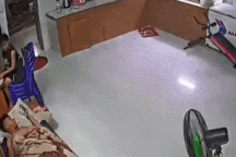 Clip “bé trai bình tĩnh cứu em gái sau tai nạn bất ngờ” nổi bật tuần qua