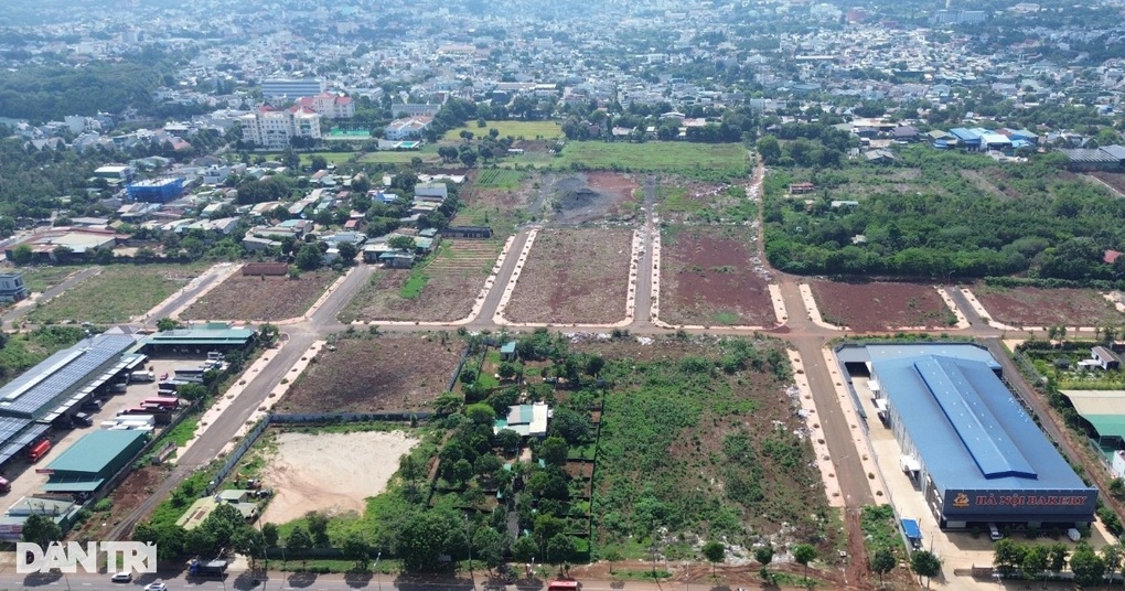 Chủ đầu tư dọn dẹp rác thải, kim tiêm tại 2 dự án hàng trăm tỷ đồng - 2 Chủ đầu tư dọn dẹp rác thải, kim tiêm tại 2 dự án hàng trăm tỷ đồng - 2