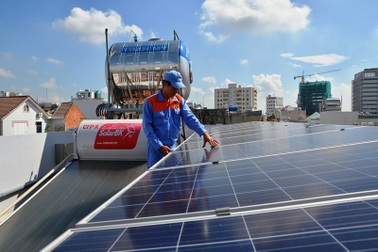 TPHCM: Người dân chi hàng trăm triệu đồng để dùng điện “sạch”